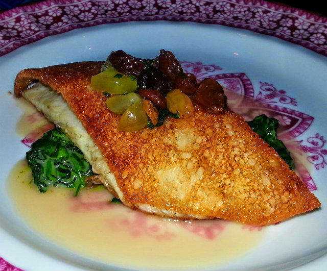 Rose Rabbit Lie Loupe De Mer