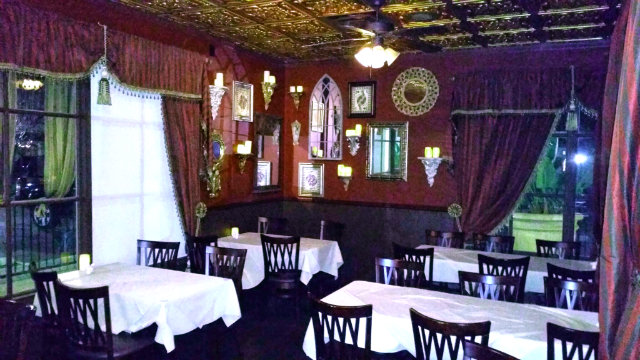 Harlow's Kitchen dining room