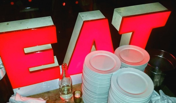 Searsucker Eat Sign