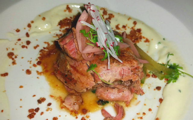 Searsucker Pork But whiskey apples view