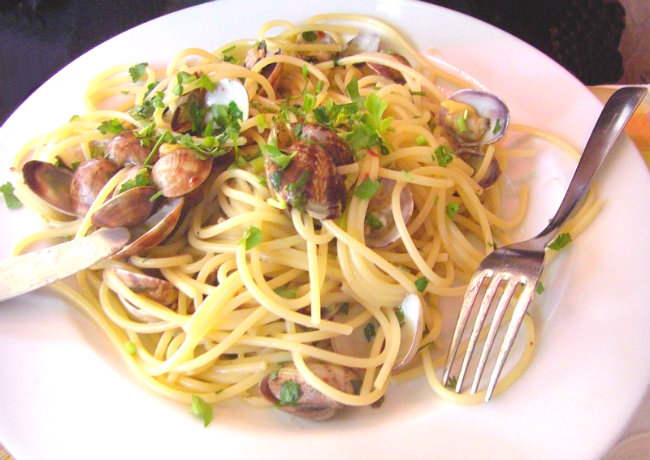 http://www.tomsfoodieblog.com/wp-content/uploads/2015/02/Pasta-alle-vongole.jpg Pasta alle vongole