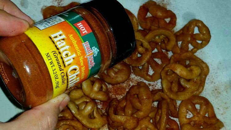 Pasta Para Duros Chips - sprinkle hatch chili powder